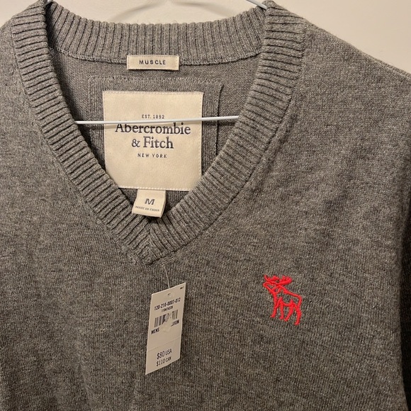 Abercrombie V-Neck Sweater - Picture 2 of 4